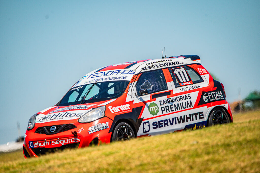 Entre los sonidos del río y el ruido de motores el TN en Paraná arranca su 2026 eneas 1